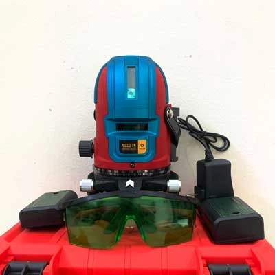 Máy cân bằng laser Geotes SPD1009 5 tia xanh bóng Led [Bán Chạy]